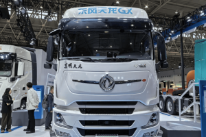 不玩虚的！东风天龙GX智能干线牵引车助新手秒变老司机