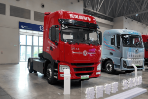 东风天龙KL港口集运纯电牵引车 深度定制破解运输痛点