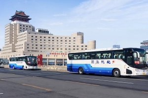 连续22年荣耀护航全国两会 北汽福田以国典品质再赴“春天的盛会”