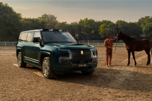 性能与豪华双向进阶，仰望U9X量产高定与U8L鼎藏版首秀