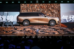用科技重构家庭旗舰SUV，小鹏GX上市26.98 万起！